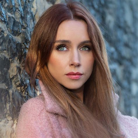 Una Healy's career in the music industry