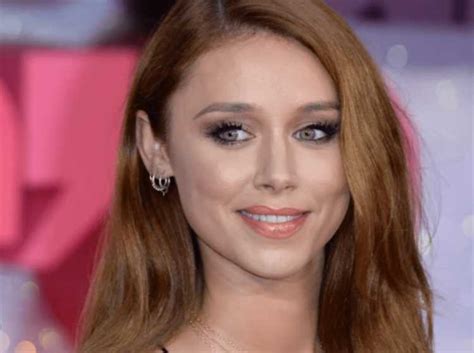 Una Healy: Biography, Age, Height, Figure, Net Worth