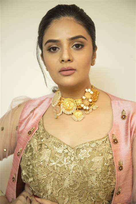 Understanding Sreemukhi's background and rise to fame