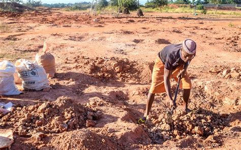 Understanding the Historical Context of Clay Consumption Dreams