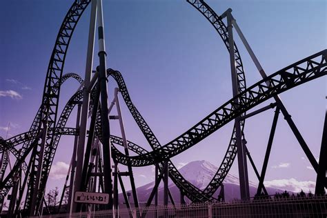 Understanding the Roller Coaster as a Metaphor for Life