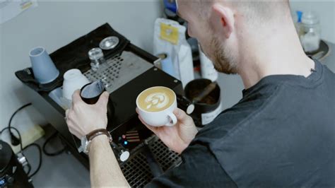 Uniting Enthusiasts through the Magic of a Shared Coffee Encounter