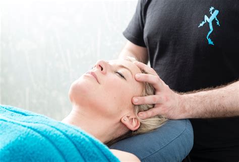 Unlocking Inner Peace: Head Massages as a Stress-Relief Technique