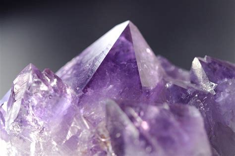 Unlocking the Potential: How Crystal Quartz Empowers Dream Manifestation