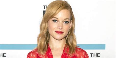 Unraveling Jane Levy's Vertical Measurement