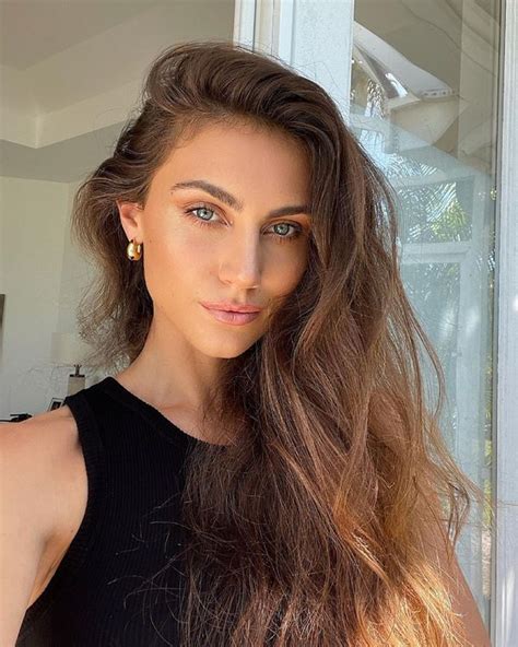 Unraveling Steph Rayner's Age and Height