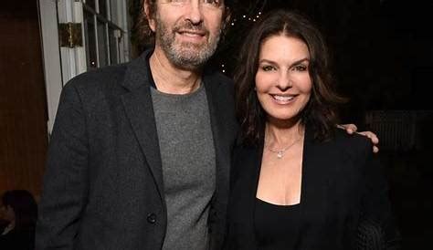 Unraveling the Mystery of Sela Ann Ward's Age