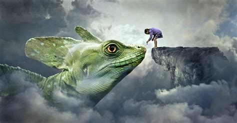 Unraveling the Significance of Experiencing a Lizard Bite in Dreams: Decoding Hidden Meanings