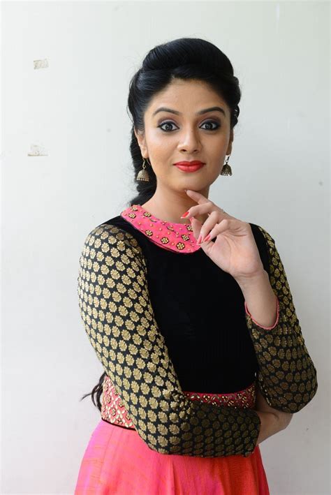 Unveiling Sreemukhi's height and physique