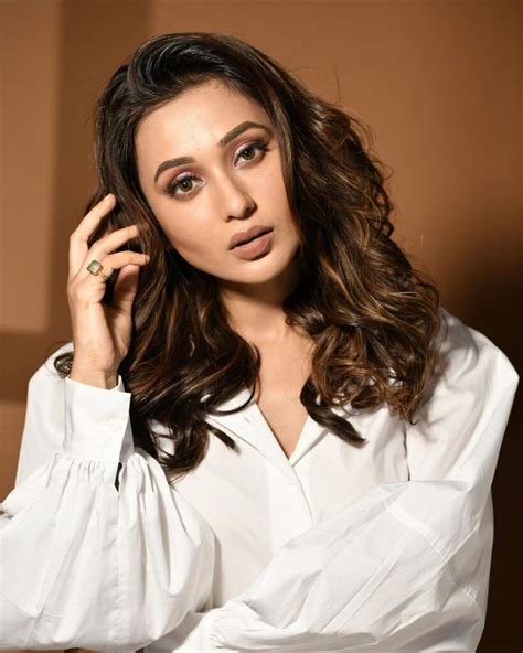 Unveiling the Age and Height of Mimi Chakraborty