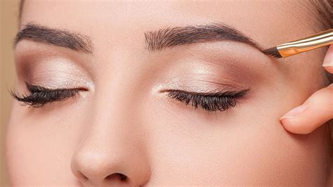 Unveiling the Secrets: What Can Dreams About Shaping Eyebrows Reveal?