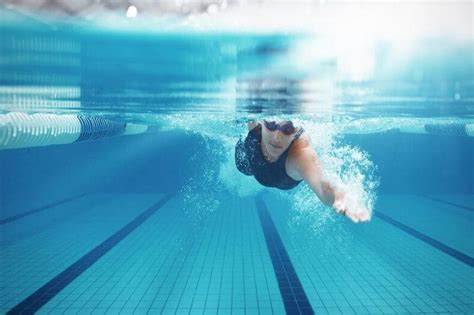 Unveiling the Significance of Fantasizing about Swimming: Unveiling the Connection to Personal Aspirations and Accomplishments