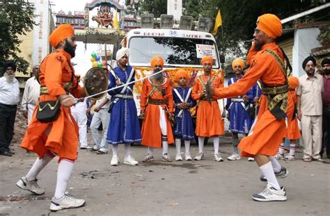 Unveiling the Spiritual Significance of Turban Adornments