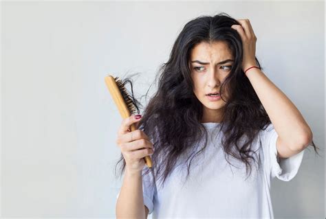 Unveiling the Symbolic Meaning behind Dreams of Hair Trimming