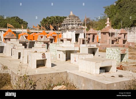 Unveiling the Symbolism Behind Architecture in Hindu Burial Grounds