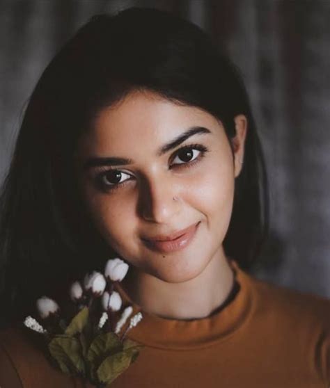 Vaibhavi Shandilya's Early Life and Career