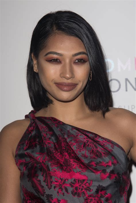 Vanessa White: Physique, Fashion, and Appearance