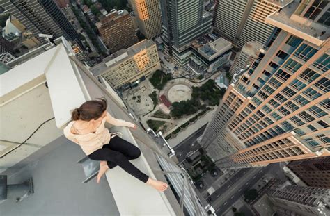 Vertical Bravery: Exploring the Connection between Acrophobia and Dreams about Skyscrapers