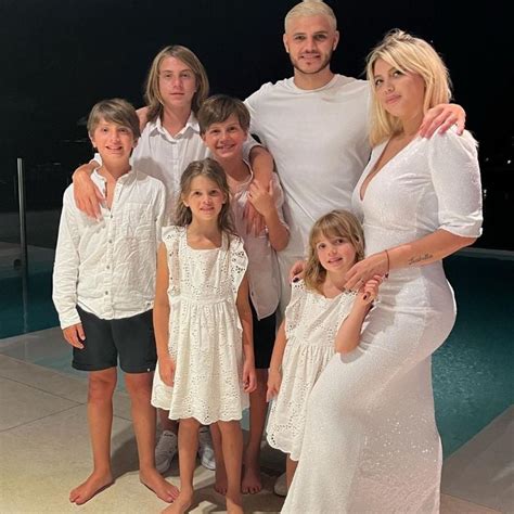 Wanda Nara's Family and Relationships