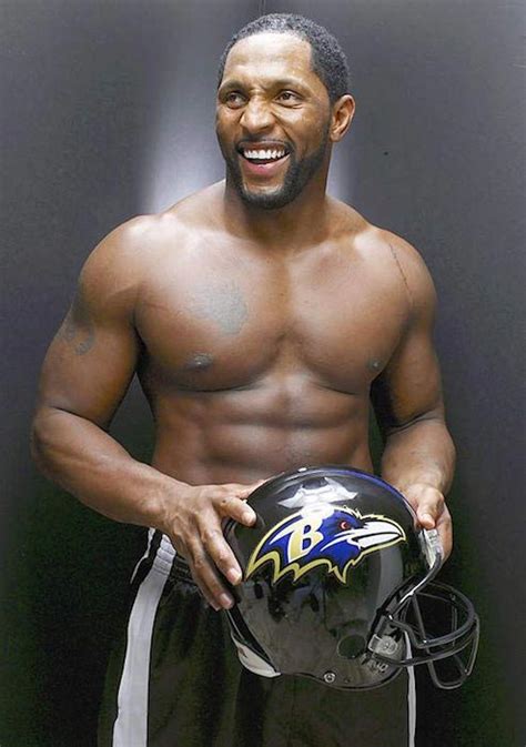 What is Taylor Ray Lewis's height?