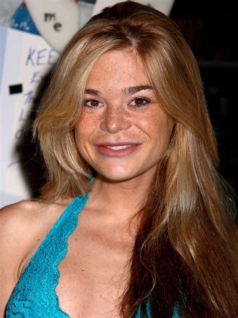 Who is Ellen Muth?