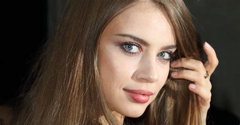 Xenia Tchoumitcheva: Early Life and Career Beginnings