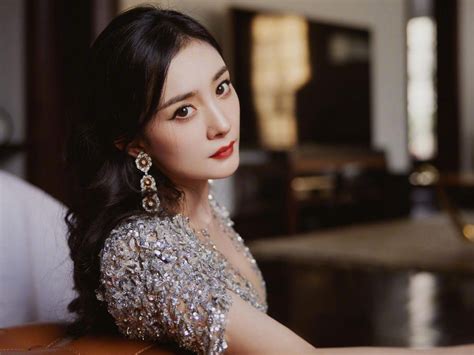 Yang Mi's Financial Status